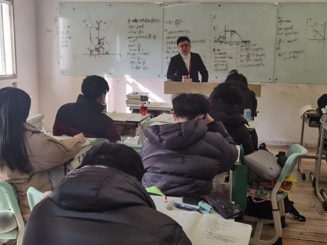 高三上课 “听懂” 就忘?新学高考输出式课堂,让知识从 “被动听” 到 “主动会”(图4) 高三上课 “听懂” 就忘?新学高考输出式课堂,让知识从 “被动听” 到 “主动会”(图4)