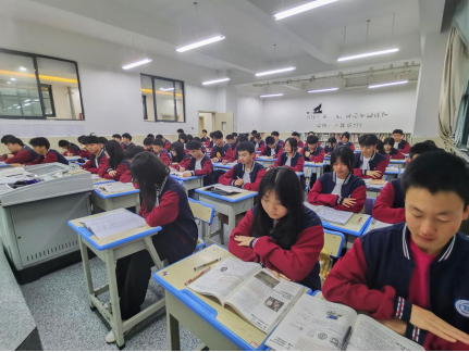 艺体生文化课集训班:提分利器还是“智商税”?(图1) 微信图片_20250708204411.png