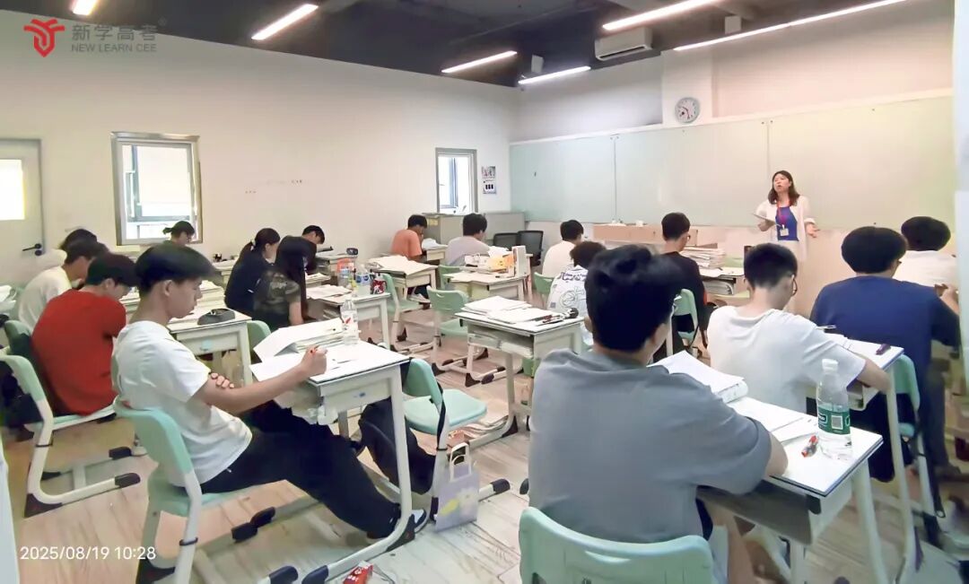 《我退学一周后重返新学高考》之满血复活战高考,这一切背后藏着什么隐情!??(图4) 《我退学一周后重返新学高考》之满血复活战高考,这一切背后藏着什么隐情!??(图4)