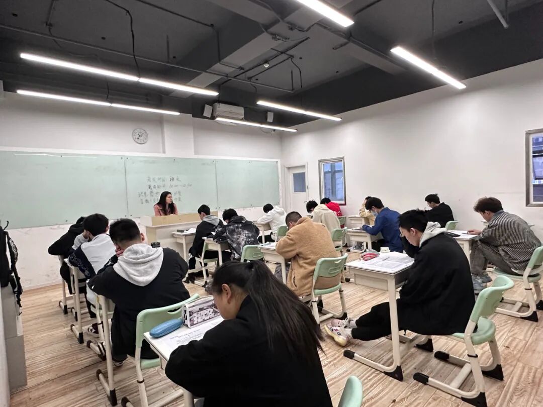 《我退学一周后重返新学高考》之满血复活战高考,这一切背后藏着什么隐情!??(图6) 《我退学一周后重返新学高考》之满血复活战高考,这一切背后藏着什么隐情!??(图6)